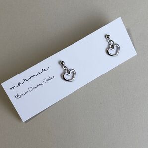 No.1409 シルバー ミニ 穴開き ハート ピアス イヤリング ハンドメイド シンプル 銀 カジュアル 小ぶり 揺れる
