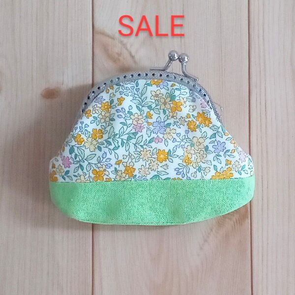 【値下げ】小花柄 がま口ポーチ 8.5cm口金 アクセサリーケース コインケース ハンドメイド イエロー/黄緑帆布 420
