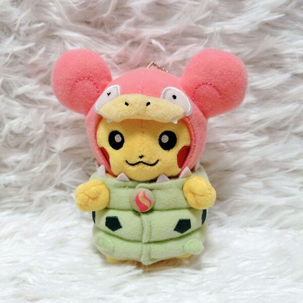 美品 ポケモンセンター ピカチュウ メガヤドラン ポンチョ キーホルダー PokemonCenter