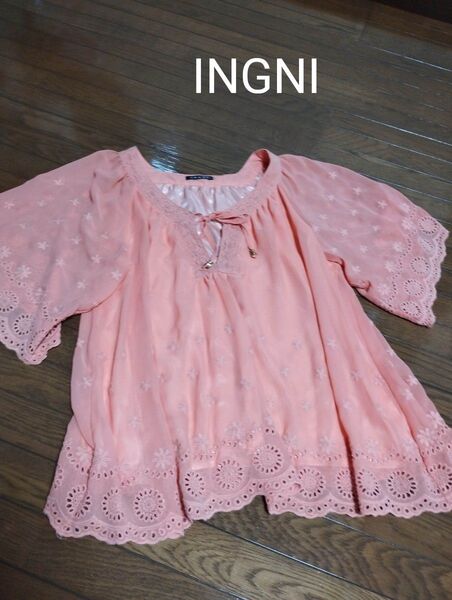 INGNI 刺繍シフォン半袖ブラウス サーモンピンク M サイズ