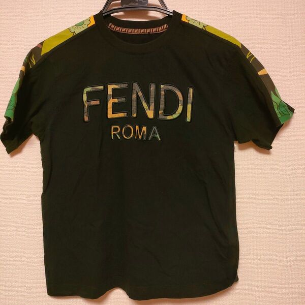 フェンディ Tシャツ ロゴ Sサイズ ズッカ FENDI カモフラ 半袖 ブラック