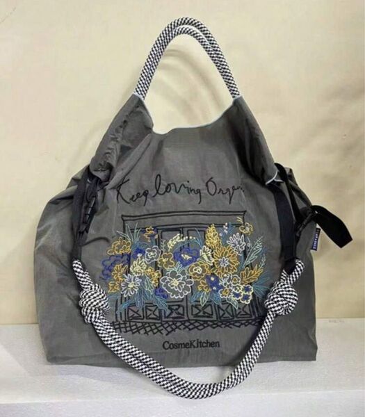 ショルダートートバッグ ナイロンショッピングバッグ、花柄刺繍 グレー色 ショルダーストラップ付き