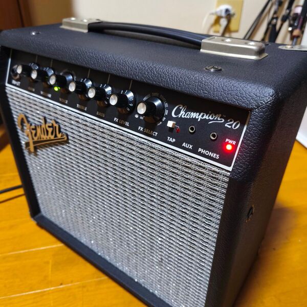 Fender Champion 20 ギターアンプ