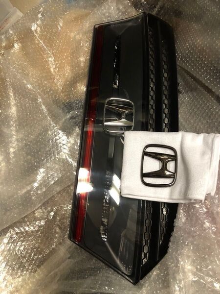 【美品】s660 納車外し品 ガーニッシュ ブラックエンブレム付き