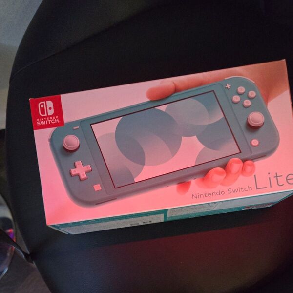 新品未使用品!ニンテンドースイッチライト!