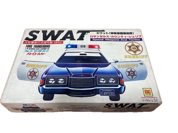 SWAT フォードサンダーバード パトロールカー プラモデル