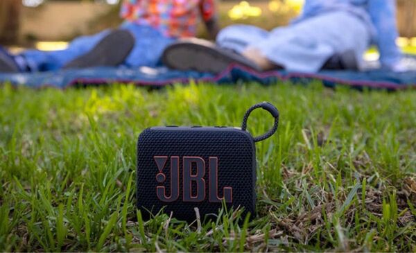 JBL GO4 ポータブルスピーカー ブラック/ブルー/レッド/ピンク/ホワイト/スクワッド Bluetooth スピーカー