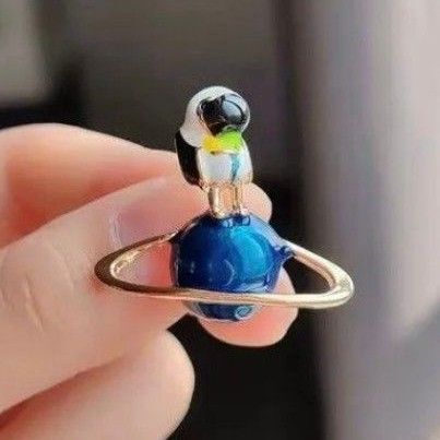 ブローチ 宇宙飛行士 星 木星 土星 惑星 銀河 エナメルブローチ ロマンチック 可愛い かわいい アクセサリーピン