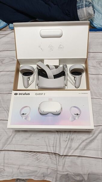 完全ワイヤレスVRヘッドセット Oculus Quest 2 - 64GB