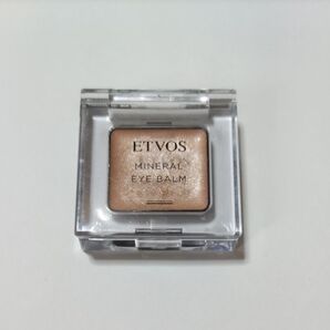 ETVOSミネラルアイバームII サーモンベージュ