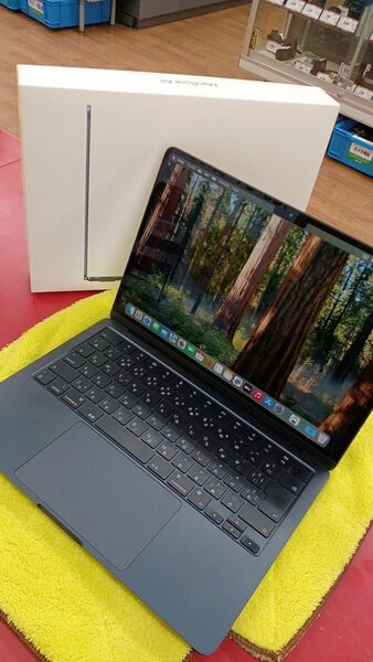 Macbook Air M2 13.6インチ 24/512GB. バッテリー最大容量89%