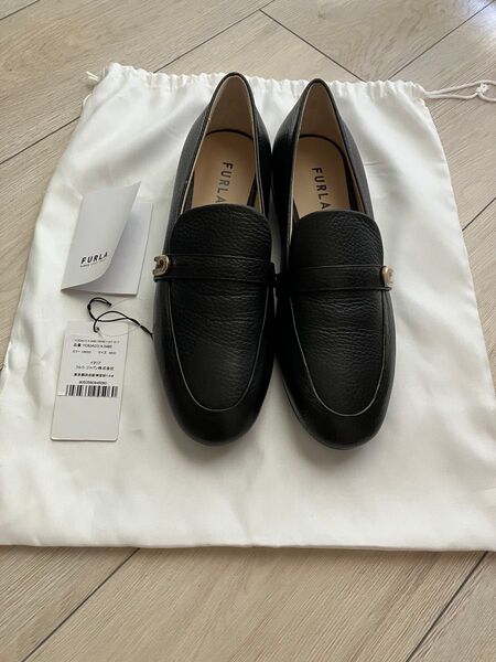 新品 FURLA ローファー 黒 38 レザーシューズ 革靴