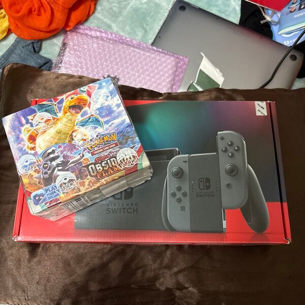 ニンテンドーSwitch未使用!!リザードン英語版ポケモンカードボックス付き!!