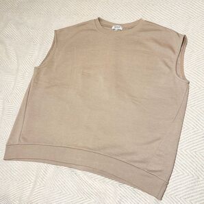 新品未使用★身幅たっぷり♪どなたでも合わせやすいフレンチスリーブベスト ベージュ ゆったり ナチュラル 大きめ 柔らかい生地