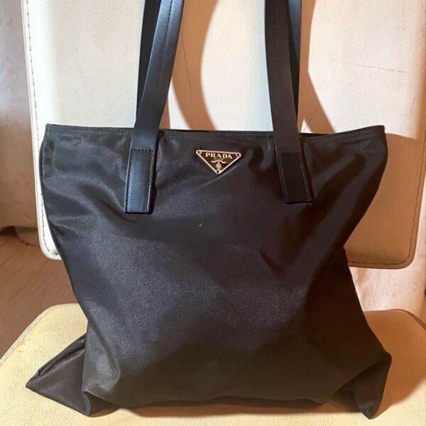 PRADA 三角ロゴプレート ナイロン トートバッグ プラダ