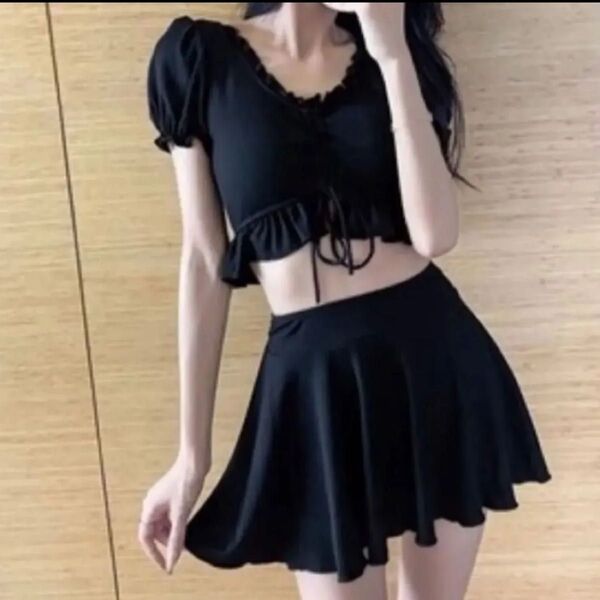 新品 韓国風レースアップ水着 黒 女性 水着 パンツ付きミニスカート 上下セット フリル 大人可愛い セクシー ブラック 夏