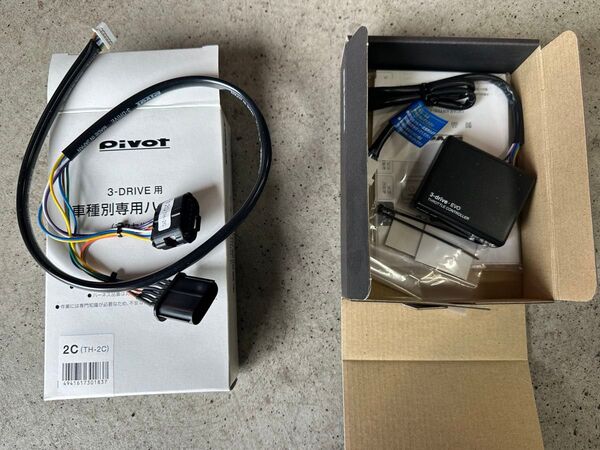【新品未使用品】PIVOT(ピボット) 3-drive EVO 3DE スロコン 【ハーネスセット】TH-2C付き