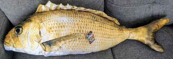 鯛金ぬいぐるみビッグsize〜サテンVer. 海鮮市場 クッション 新品タグ付き