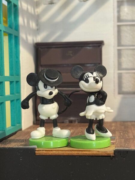 ミッキーマウスとミニーマウス フィギュア 2体セット レトロ
