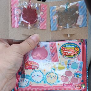 ちいかわ キャンディチャームズ グミ 『ちいかわ』『カニちゃん(古本屋)』グミ1袋付