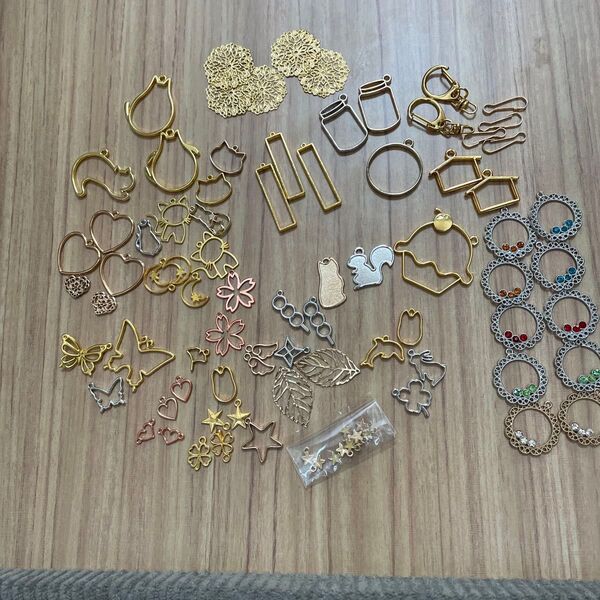 レジン枠 チャーム パーツ ハンドメイドパーツ 金属パーツ アクセサリーなどに