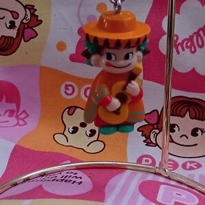 メキシコ風 ギター キーホルダー ペコちゃん人形