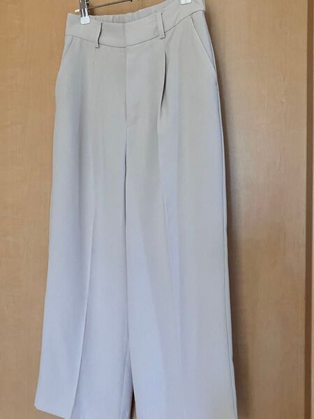 【ロペピクニック】クロップド丈 タックワイドパンツ 38 ベージュ