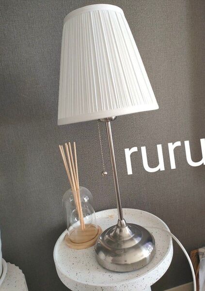 IKEA テーブルランプ テーブルライト 照明 未使用の電球付き