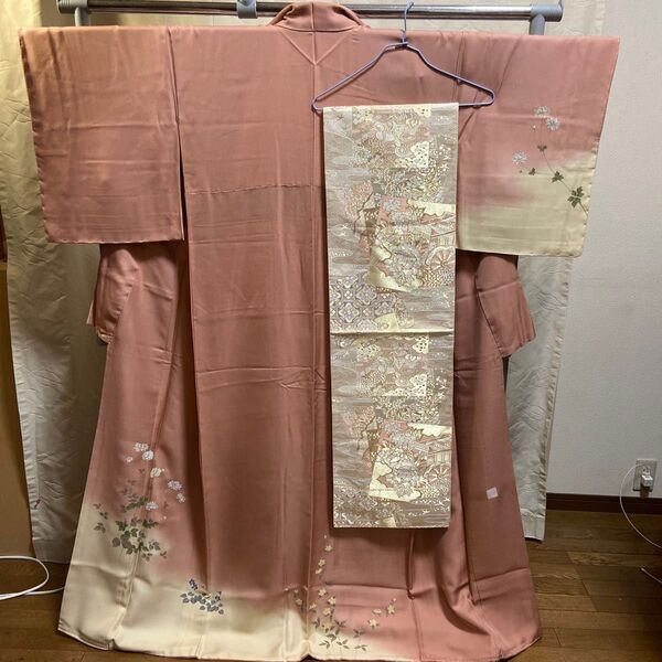 A 付け下げ 袋帯セット 袷 渋いサーモンピンク 落款有り 躾付き 着物 高級品