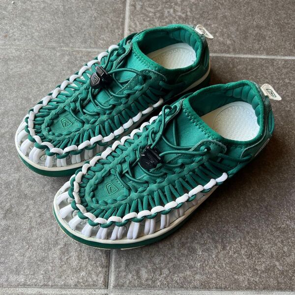 【美品】KEEN キーン ユニーク UNEEK サンダル 24cm 緑 グリーン アウトドア