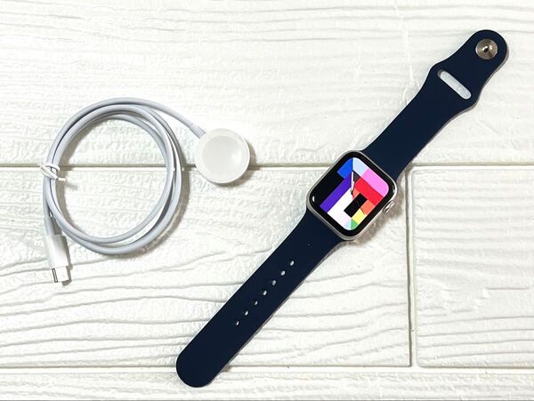 ★AppleCare+あり★ Apple Watch SE2 40mmスターライト アップルウォッチ GPS バッテリー100%