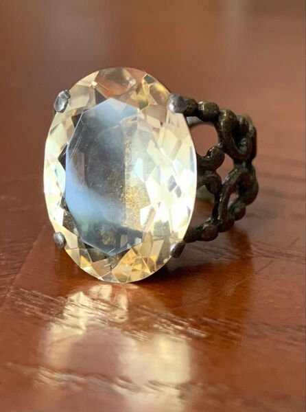 大粒のシトリンをアンティーク調で!宝石質シトリンオーバルファセットカットリング ハンドメイド