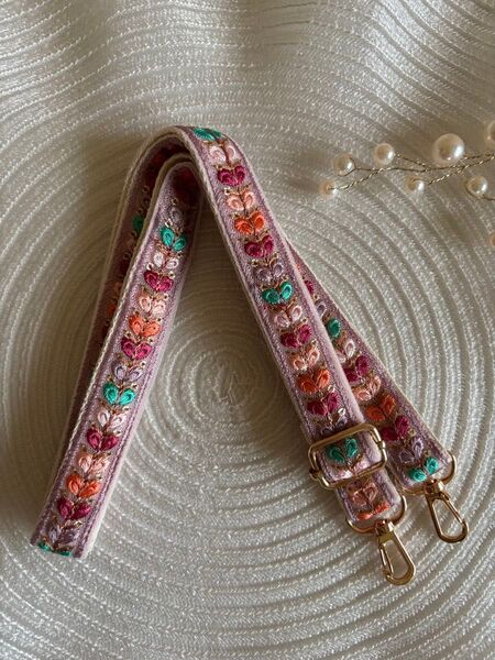 SALE*インド刺繍リボンショルダーベルト*スマホショルダーストラップ*カメラストラップ*ハンディー扇風機ストラップ