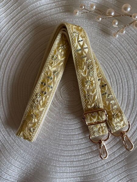 インド刺繍リボンショルダーベルト*スマホショルダーストラップ*カメラストラップ*ハンディー扇風機ストラップ