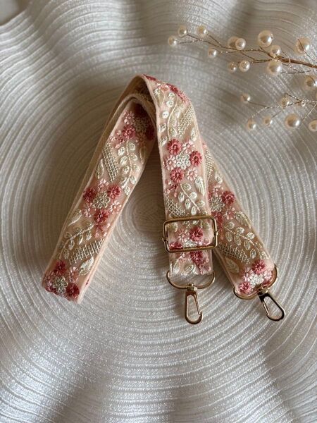 インド刺繍リボンショルダーベルト*スマホショルダーストラップ*カメラストラップ*ハンディー扇風機ストラップ
