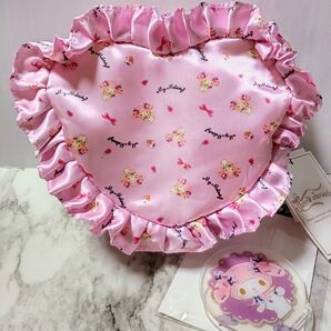 新品 マイメロディ ハート型 フリルサテン ポーチ ( ピンク )& アクリルスタンド セット / 化粧ポーチ マイメロ サンリオ