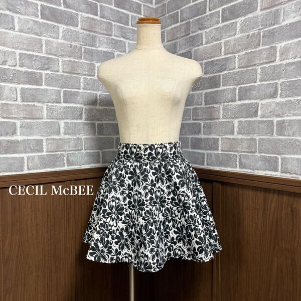 CECIL McBEE ミニスカート モノトーン フレア ミニスカート