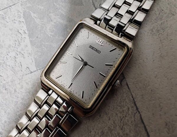 【ジャンク】SEIKO セイコー 腕時計 シルバー ホワイト 銀色 アンティーク ビンテージ