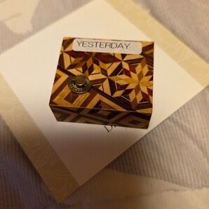 ミニサイズ木箱のオルゴールYESTERDAY