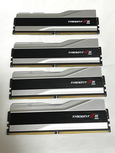 G.Skill ddr5 F5-5200J3636C16GX2-TZ5RS Trident Z5 RGB メモリ 4枚 64GB