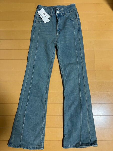 Dazy センタープレスフレアデニムパンツ S ブルー 未使用