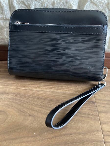 ☆ルイヴィトン セカンドバッグ エピ ノワール オシュ M59362 LOUIS VUITTON レザー ブラック