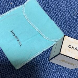 【CHANEL 】香水ケース ホワイト +【Tiffany】アクセサリー保存袋