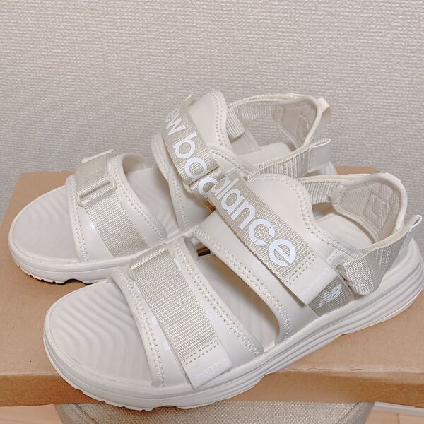 サンダル NEW BALANCE ニューバランス SUA750F3(D) クリームホワイト アイボリー 美品 24.0cm