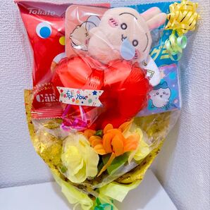 お菓子ブーケ バルーンブーケ ちいかわ うさぎ 花束 ハンドメイド 赤色 黄色