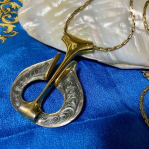 売り切り破格 希少 ヴィンテージ ゴールドカラー デザイン ネックレス アクセサリー