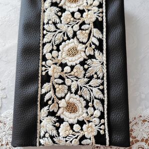 大人可愛い★【ブックカバー インド刺繍/文庫本サイズ】★ハヤカワ文庫OK!