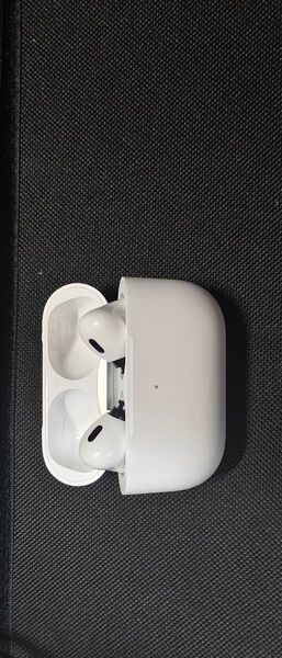 Apple AirPods Pro(第2世代)lightning版 本体のみ 訳あり