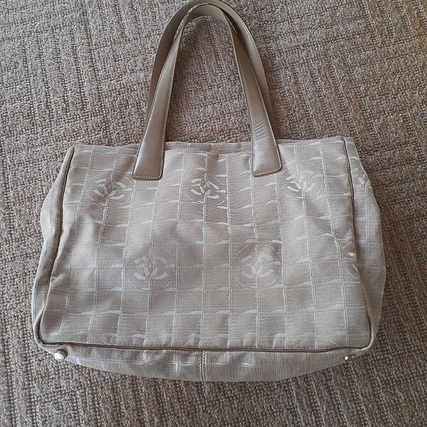 CHANEL ニュートラベルライン トートバッグ ベージュ