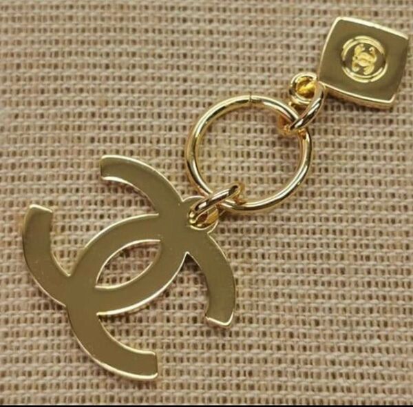 CHANEL シャネル ココマーク ホリデー限定 チャーム 2023 ノベルティ ccロゴ チャーム